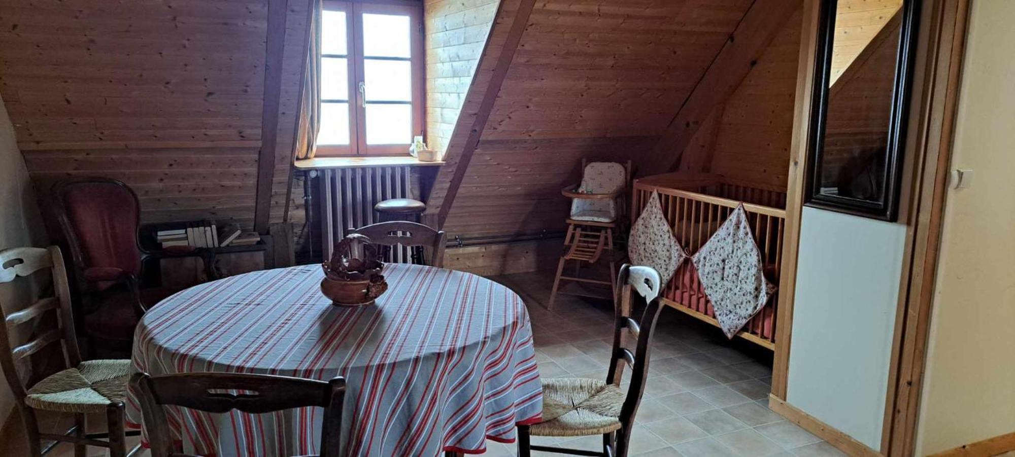 Location A Coucy Le Chateau Екстериор снимка